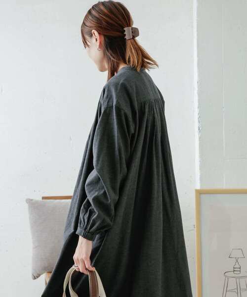 URBAN RESEARCH DOORS（アーバンリサーチドアーズ）の「コットン微起毛ギャザーワンピース（ワンピース・レディース・オレンジ/ブラック系その他/ベージュ系その他・ONE）」の10枚目の写真