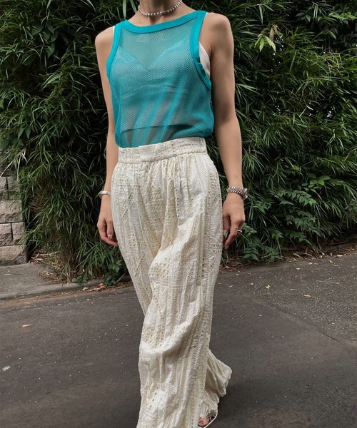 Ameri(アメリ)の「MESH MINIMAL TANK TOP(タンクトップ・レディース・ホワイト/ブラック/ブラウン/ブルー・FREE)」の17枚目の写真