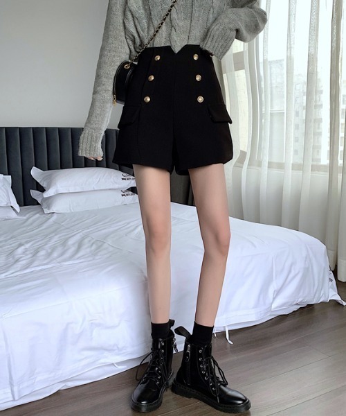 Loueme（ルエム）の「ゴールドボタンハイウエストショートパンツ（その他パンツ・レディース・ブラック/ブラウン・FREE/M/S）」の18枚目の写真