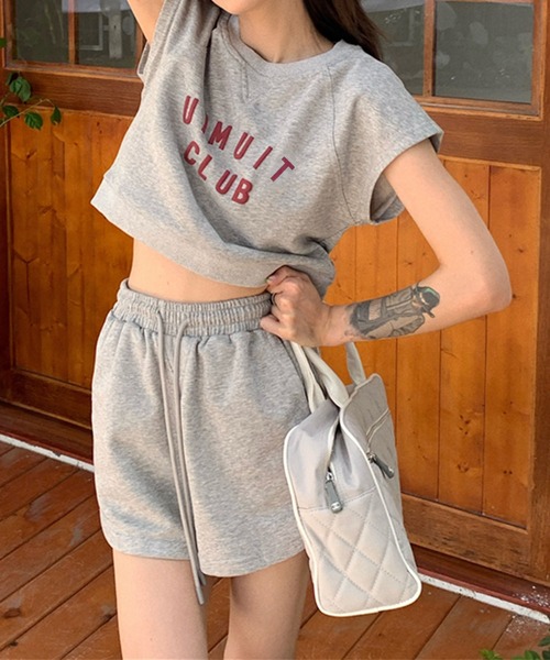 me+em select(ミームセレクト)の「【上下2点セット】CLUB LOGOTシャツ&ショートパンツ セットルームウェア(ルームウェア/パジャマ・レディース・ブラック/ベージュ/グレー/ブルー・FREE)」の2枚目の写真