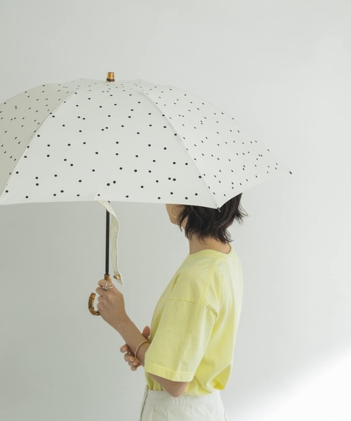 URBAN RESEARCH（アーバンリサーチ）の「『晴雨兼用・折り畳み式』バンブーコンパクトパラソル（長傘・レディース・イエロー/ドット/ブラック・-）」の16枚目の写真