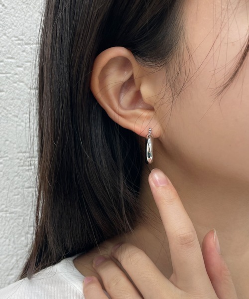 CEMONEMO(セモネモ)の「メタル ワンタッチ ボリューム フープピアス(ピアス(両耳用)・レディース・シルバー/ゴールド・FREE)」の9枚目の写真