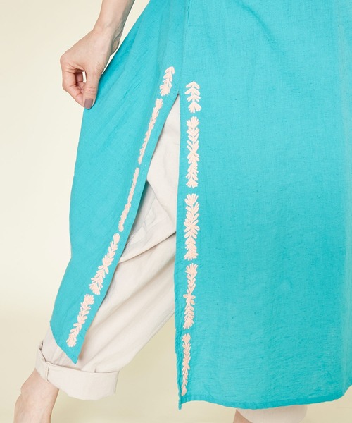 チャイハネ（チャイハネ）の「【チャイハネ】カスティール刺繍シャツワンピース（シャツワンピース・レディース・ホワイト/ブラウン/ブルー・FREE）」の5枚目の写真