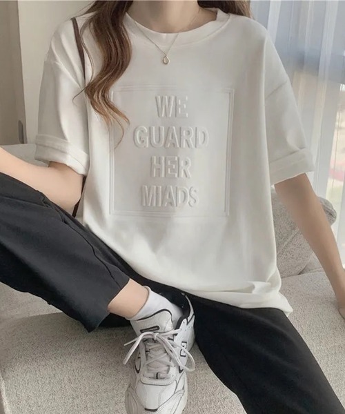 AsRiRe(アスリレイ)の「【AsRiRe】オーバーサイズ 立体ロゴTシャツ(Tシャツ/カットソー・レディース・ホワイト/ライトブルー/ブラック/ベージュ/グレー/グリーン/モカ・M)」の2枚目の写真