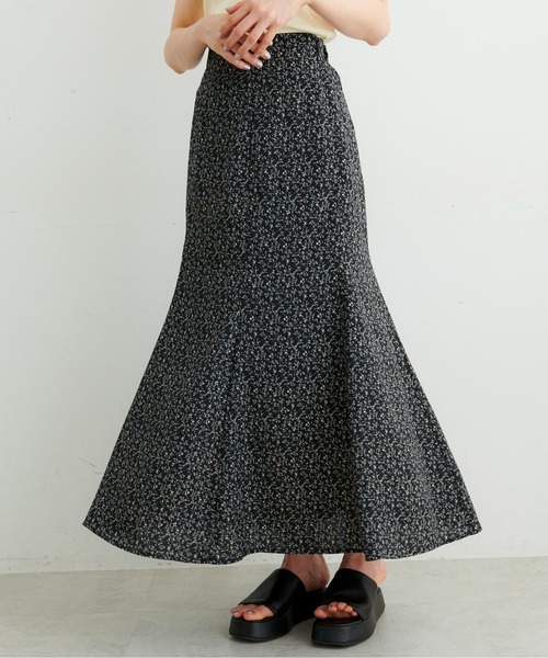 FREE'S MART（フリーズマート）の「フラワープリントマーメイドスカート（スカート・レディース・ホワイト系その他/ブラック系その他/ベージュ系その他・SMALL/MEDIUM）」の2枚目の写真