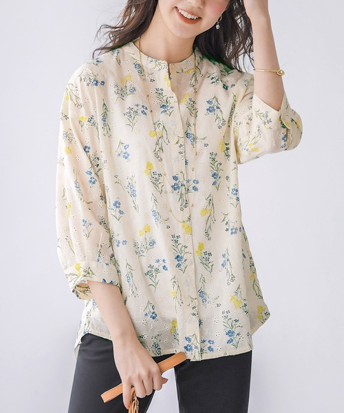 BELLUNA PLUS（ベルーナ）の「オーバーレース素材プリントブラウス（シャツ/ブラウス・レディース・ネイビー/アイボリー・MEDIUM/X-LARGE/LARGE）」の2枚目の写真