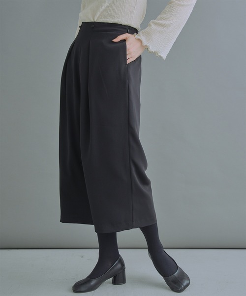 WHYTO.（ホワイト）の「「WHYTO. / ホワイト」Tuck trouser（その他パンツ・レディース・ブラック/ネイビー・38/36）」の10枚目の写真