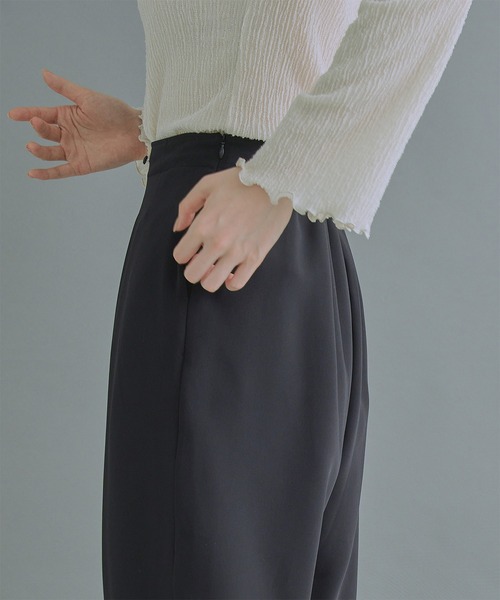 WHYTO.（ホワイト）の「「WHYTO. / ホワイト」Tuck trouser（その他パンツ・レディース・ブラック/ネイビー・38/36）」の14枚目の写真