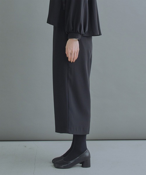 WHYTO.（ホワイト）の「「WHYTO. / ホワイト」Tuck trouser（その他パンツ・レディース・ブラック/ネイビー・38/36）」の19枚目の写真