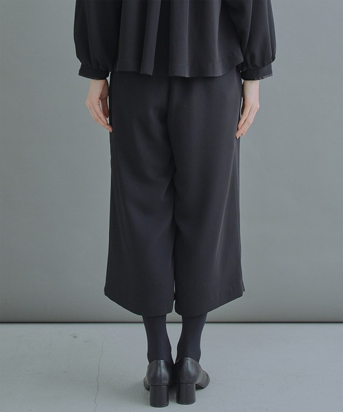 WHYTO.（ホワイト）の「「WHYTO. / ホワイト」Tuck trouser（その他パンツ・レディース・ブラック/ネイビー・38/36）」の20枚目の写真