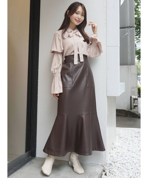 MERCURYDUO（マーキュリーデュオ）の「ハイウエストフェイクレザースカート（スカート・レディース・ブラウン/アイボリー・SMALL/MEDIUM）」の4枚目の写真