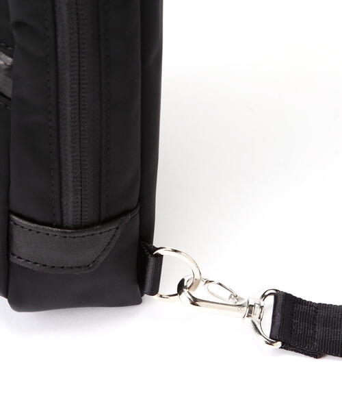 master-piece（マスターピース）の「master-piece（マスターピース）Progress スリングバッグ No.02393（ボディバッグ/ウエストポーチ・メンズ・ブラック/ネイビー・F）」の16枚目の写真