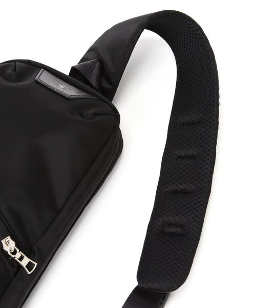 master-piece（マスターピース）の「master-piece（マスターピース）Progress スリングバッグ No.02393（ボディバッグ/ウエストポーチ・メンズ・ブラック/ネイビー・F）」の19枚目の写真