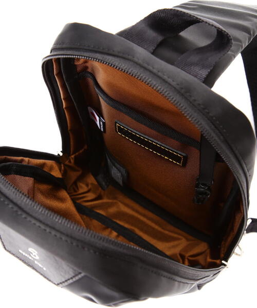 master-piece（マスターピース）の「master-piece（マスターピース）Progress スリングバッグ No.02393（ボディバッグ/ウエストポーチ・メンズ・ブラック/ネイビー・F）」の21枚目の写真