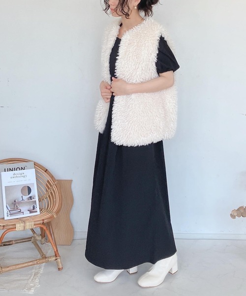 AS KNOW AS plus（アズノゥアズプラス）の「♪シープくるくる フェイクファーベスト　【2023AWアイテム】（ベスト・レディース・ベージュ/ブラウン/アイボリー/モカ/チャコールグレー・FREE）」の11枚目の写真