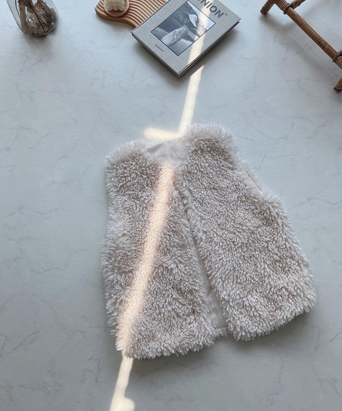 AS KNOW AS plus（アズノゥアズプラス）の「♪シープくるくる フェイクファーベスト　【2023AWアイテム】（ベスト・レディース・ベージュ/ブラウン/アイボリー/モカ/チャコールグレー・FREE）」の17枚目の写真