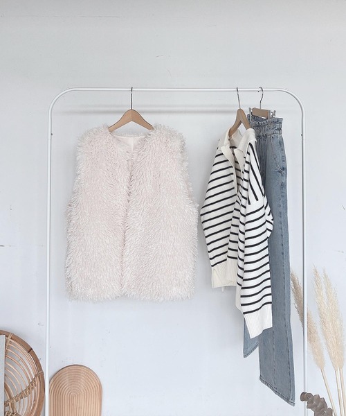 AS KNOW AS plus（アズノゥアズプラス）の「♪シープくるくる フェイクファーベスト　【2023AWアイテム】（ベスト・レディース・ベージュ/ブラウン/アイボリー/モカ/チャコールグレー・FREE）」の21枚目の写真