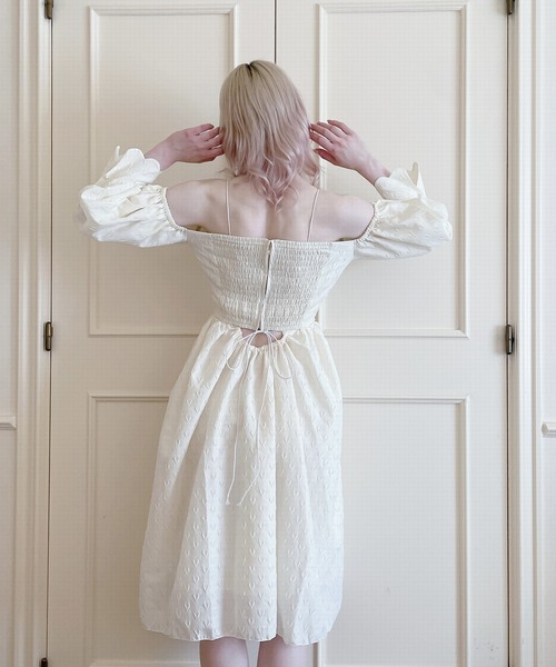 PAIN(ペイン)の「ハートジャガード2wayパフトップス(シャツ/ブラウス・レディース・ブルー/アイボリー・FREE)」の4枚目の写真