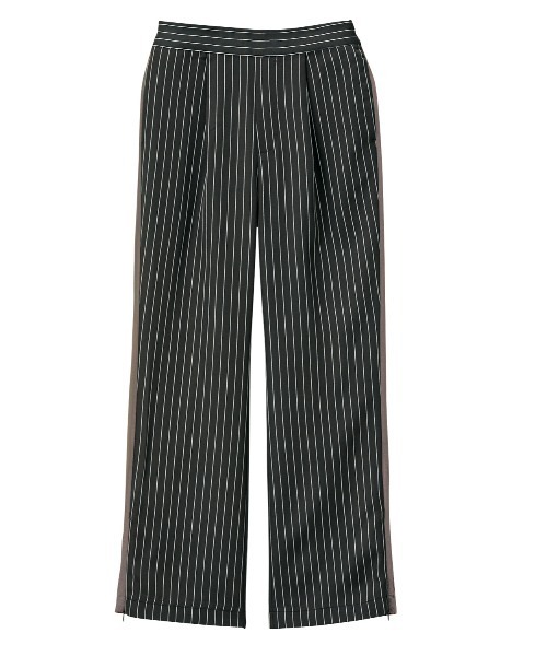 GeeRA(ジーラ)の「サイドライン裾スリットパンツ(その他パンツ・レディース・ブラック/ネイビー・SMALL/MEDIUM/LARGE)」の5枚目の写真