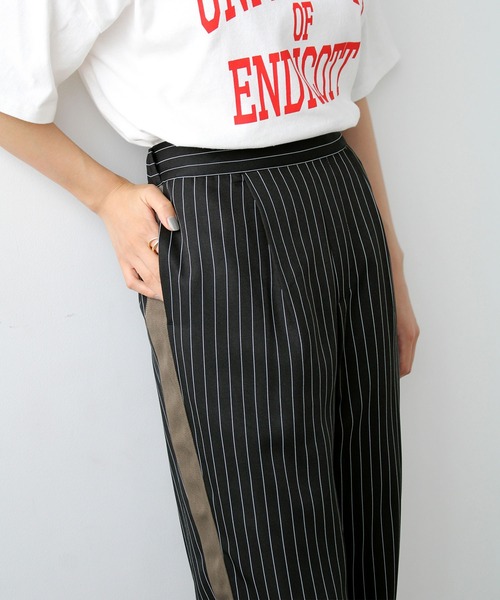 GeeRA(ジーラ)の「サイドライン裾スリットパンツ(その他パンツ・レディース・ブラック/ネイビー・SMALL/MEDIUM/LARGE)」の12枚目の写真