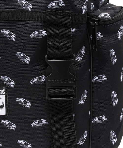 adidas(アディダス)の「ユニセックス アディダス スーパースター柄 バックパック リュック adidas BP CAMP SS S20109(バックパック/リュック・メンズ・ブラック・ONE SIZE)」の12枚目の写真