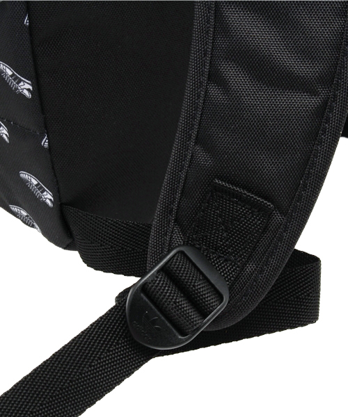 adidas(アディダス)の「ユニセックス アディダス スーパースター柄 バックパック リュック adidas BP CAMP SS S20109(バックパック/リュック・メンズ・ブラック・ONE SIZE)」の14枚目の写真