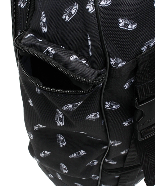 adidas(アディダス)の「ユニセックス アディダス スーパースター柄 バックパック リュック adidas BP CAMP SS S20109(バックパック/リュック・メンズ・ブラック・ONE SIZE)」の4枚目の写真