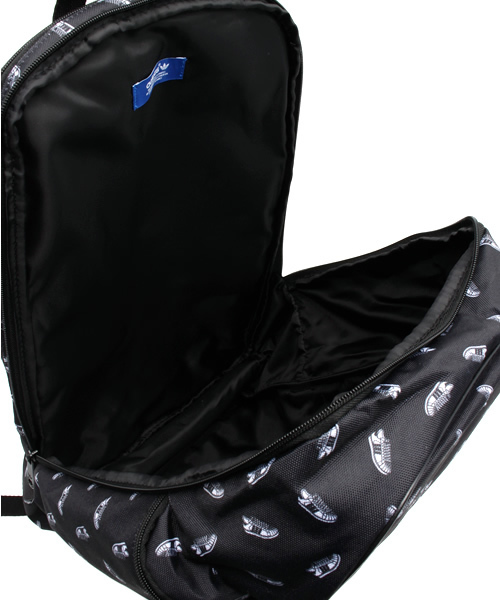 adidas(アディダス)の「ユニセックス アディダス スーパースター柄 バックパック リュック adidas BP CAMP SS S20109(バックパック/リュック・メンズ・ブラック・ONE SIZE)」の7枚目の写真