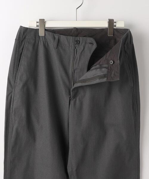 green label relaxing(グリーンレーベルリラクシング)の「FINE BASIC ハイツイストギャバ テーパード パンツ(チノパンツ・メンズ・ベージュ/ダークグレー・S/M/L)」の14枚目の写真