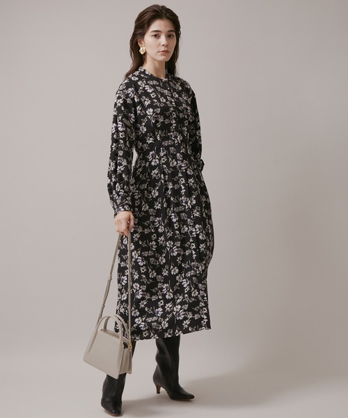ROPE'（ロペ）の「ウエストタックシャツワンピース（シャツワンピース・レディース・ブラック/ネイビー・38/36）」の2枚目の写真