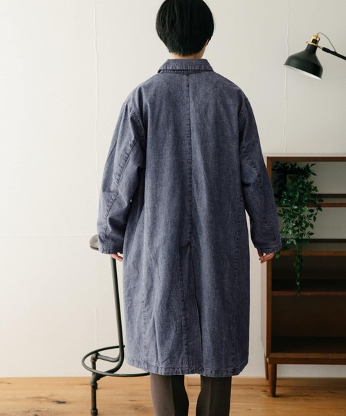 ITEMS URBANRESEARCH（アイテムズ アーバンリサーチ）の「スラブデニム バルマカーンオーバーコート（ステンカラーコート・メンズ・インディゴブルー/ライトインディゴブルー・LARGE/MEDIUM）」の21枚目の写真