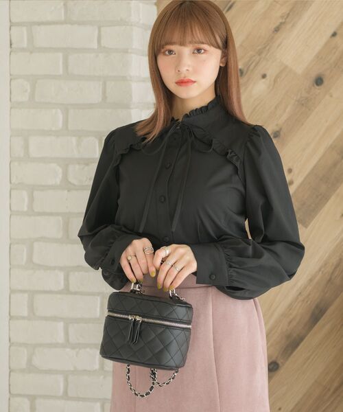 ems excite（エムズエキサイト）の「キルティングバニティショルダー（ショルダーバッグ・レディース・ブラック/ナチュラル/ピンク・ONE SIZE）」の9枚目の写真