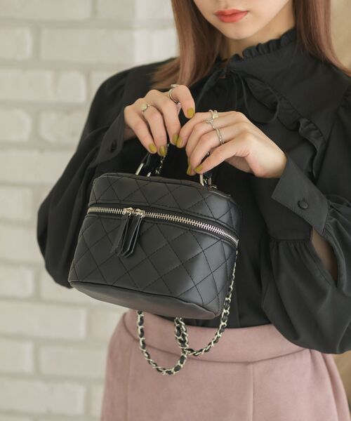 ems excite（エムズエキサイト）の「キルティングバニティショルダー（ショルダーバッグ・レディース・ブラック/ナチュラル/ピンク・ONE SIZE）」の12枚目の写真