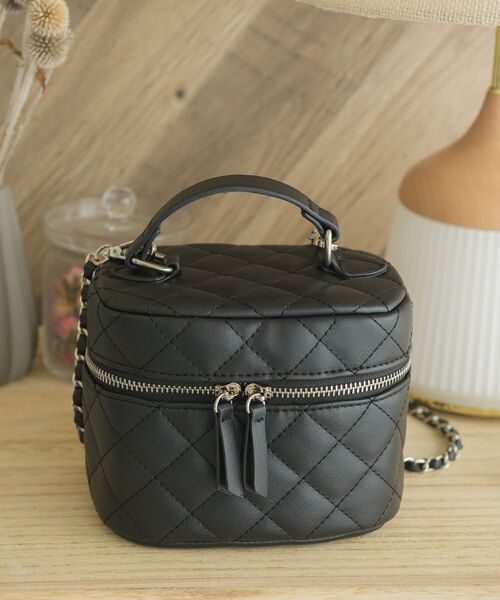 ems excite（エムズエキサイト）の「キルティングバニティショルダー（ショルダーバッグ・レディース・ブラック/ナチュラル/ピンク・ONE SIZE）」の8枚目の写真