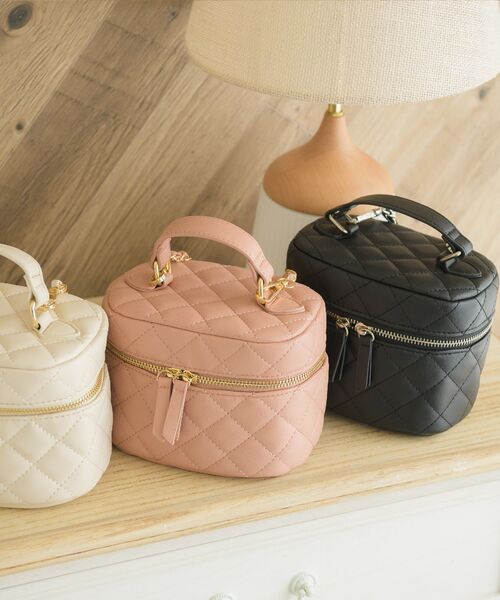 ems excite（エムズエキサイト）の「キルティングバニティショルダー（ショルダーバッグ・レディース・ブラック/ナチュラル/ピンク・ONE SIZE）」の13枚目の写真