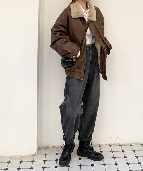 Doula Doula（ドゥーラドゥーラ）の「ヴィンテージライク合成皮革ブルゾンジャケット（ブルゾン・レディース・ブラック/ブラウン/グレイッシュベージュ・FREE）」の17枚目の写真