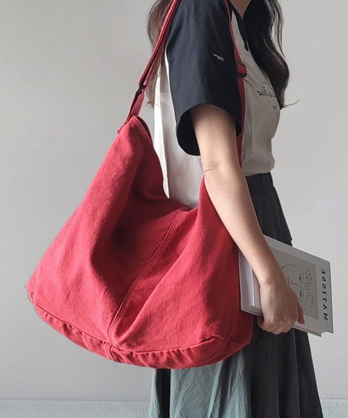 fd style(エフディ スタイル)の「キャンバスショルダーバッグ(ショルダーバッグ・レディース・ブラック/カーキ/アイボリー/レッド・FREE)」の4枚目の写真