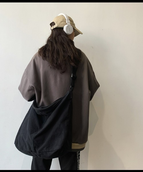 fd style(エフディ スタイル)の「キャンバスショルダーバッグ(ショルダーバッグ・レディース・ブラック/カーキ/アイボリー/レッド・FREE)」の9枚目の写真
