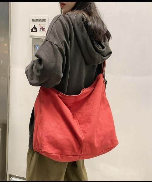 fd style(エフディ スタイル)の「キャンバスショルダーバッグ(ショルダーバッグ・レディース・ブラック/カーキ/アイボリー/レッド・FREE)」の15枚目の写真
