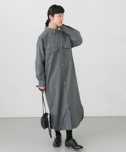 未使用級☆かぐれ　ウールサキソニーシャツワンピース　グレー　毛100% かぐれ（カグレ）の「ウールサキソニーシャツワンピース（ワンピース