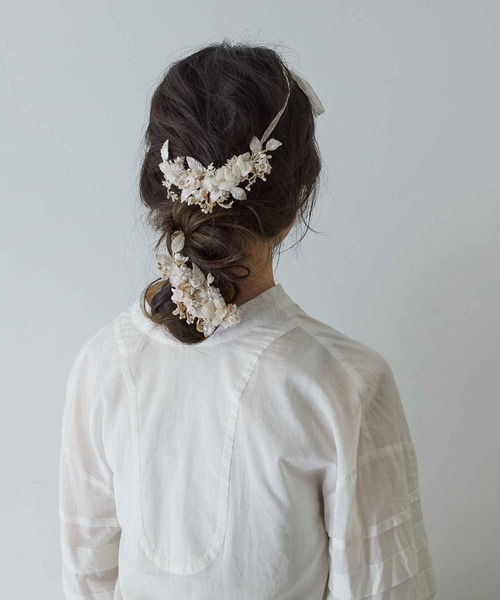 m.soeur（エムスール）の「ツルリーフとお花のクリップ