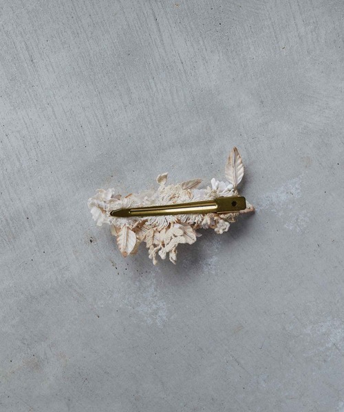 m.soeur（エムスール）の「ツルリーフとお花のクリップ（バレッタ/ヘアクリップ・レディース・ブラック/ホワイト/グリーン/ブルー・FREE）」の11枚目の写真