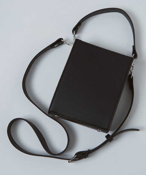 improves(インプローブス)の「合皮 ショルダー サコッシュ(ハンドバッグ・メンズ・ブラック・FREE)」の2枚目の写真