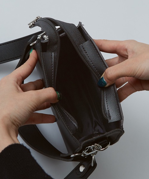 improves(インプローブス)の「合皮 ショルダー サコッシュ(ハンドバッグ・メンズ・ブラック・FREE)」の7枚目の写真