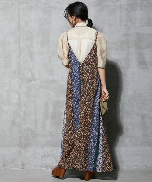 GEVS.（ジェイヴィス）の「＜大きいサイズ＞フラワープリントキャミソールワンピース GEVS.（ワンピース・レディース・ブルー系/イエロー系・3L/LL/L/4L/5L/10L/6L/8L）」の6枚目の写真