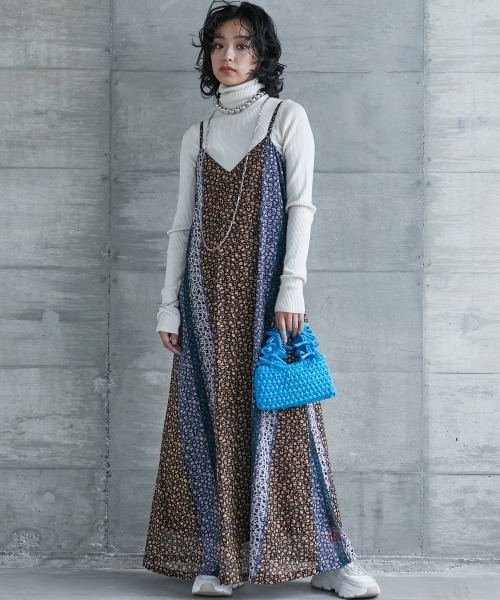 GEVS.（ジェイヴィス）の「＜大きいサイズ＞フラワープリントキャミソールワンピース GEVS.（ワンピース・レディース・ブルー系/イエロー系・3L/LL/L/4L/5L/10L/6L/8L）」の19枚目の写真