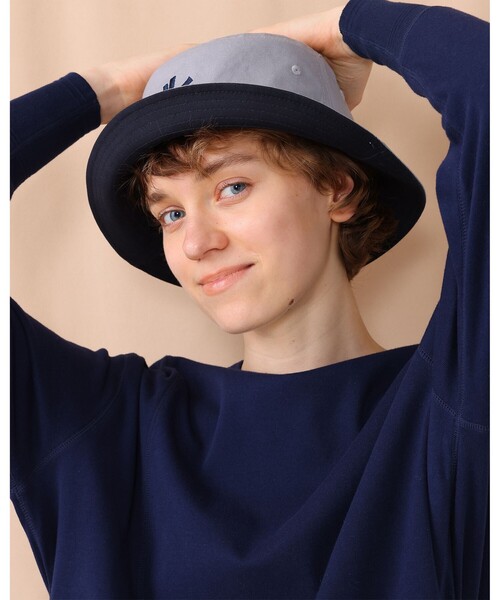 BEAMS BOY（ビームスボーイ）の「NEW ERA × BEAMS BOY / 別注 ロゴ リバーシブルハット（ハット・レディース・ブルー/ネイビー・ONE SIZE）」の4枚目の写真