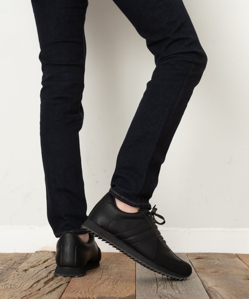 ジャーマントレーナーシャークソール厚底スニーカー