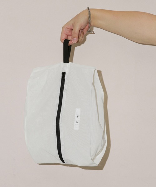 NANO universe(ナノユニバース)の「「NJ/CLUB」CARRYSTOCKKIT&BAGパッキングメッシュケース(その他小物・メンズ・ホワイト・FREE)」の1枚目の写真