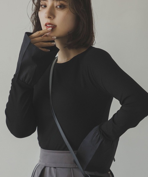 rectangle（レクタングル）の「フレアスリーブトップス（Tシャツ/カットソー・レディース・チャコールグレー/アイボリー/ブラック・FREE）」の2枚目の写真